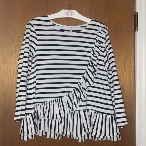 •CROWN & IVY•WHITE & BLACK STRIPED  RUFFLE LONG SLLEVE SCOOPNECK TOP SIZE PL - Picture 7 of 7